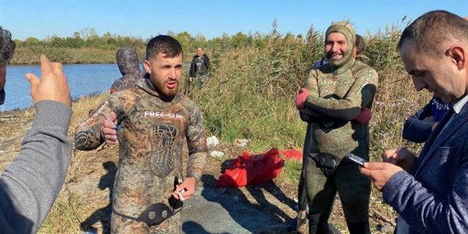 Dalgıç kıyafetiyle midye avlarken yakalandılar