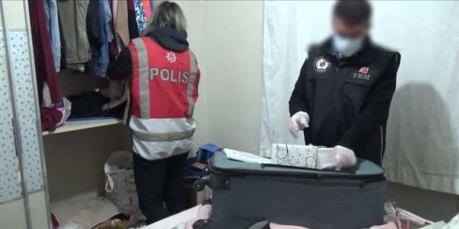 İstanbul'da FETÖ şüphelisi 20 kişi gözaltına alındı