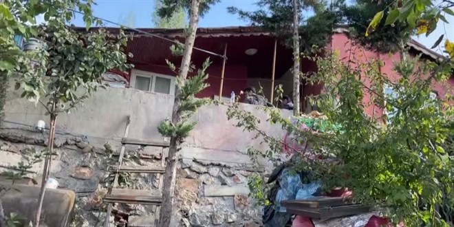 Pendik'te bir kişi karısını öldürüp intihar etti
