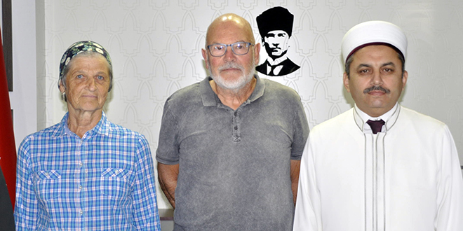 Ezandan etkilenen İsviçreli çift Müslüman oldu