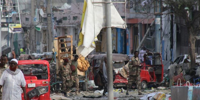 Somali'de Eitim Bakanlna dzenlenen saldrda can kayb 120'ye ykseldi