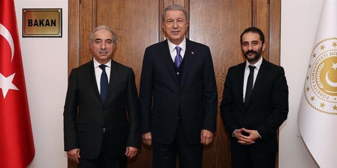 Milli Savunma Bakanı Akar'dan oyuncu Haktanır'a tebrik