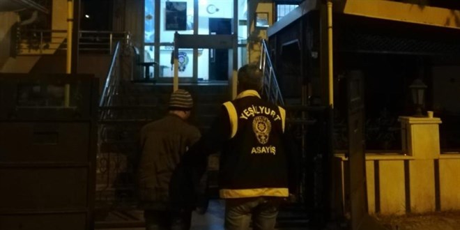 Vicdansız baba 1,5 aylık kızını parkta ölüme terk etti