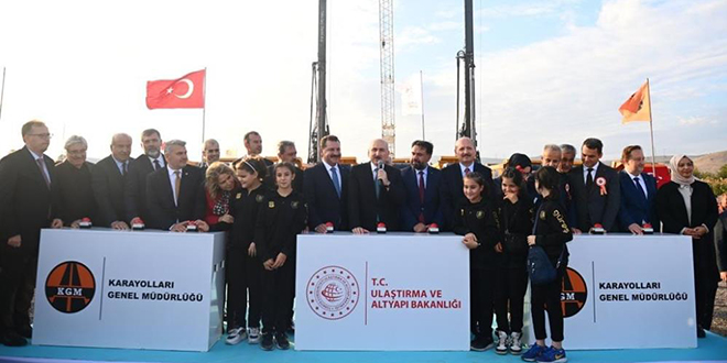 Balıkesir geçişini 5 dakikaya düşürecek Kuzeybatı Çevreyolu'nun temeli törenle atıldı