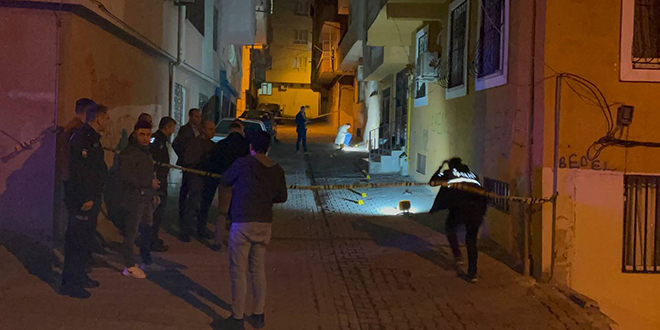 2 kardeş eve giderken silahlı saldırıda öldürüldü