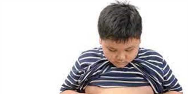Aileler çocuklarındaki obezitenin büyüyünce geçeceğini düşünüyor