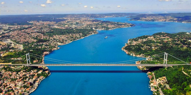 İstanbul Boğazı'nda 6 Kasım'da deniz trafiğinin durdurulması kararı iptal edildi