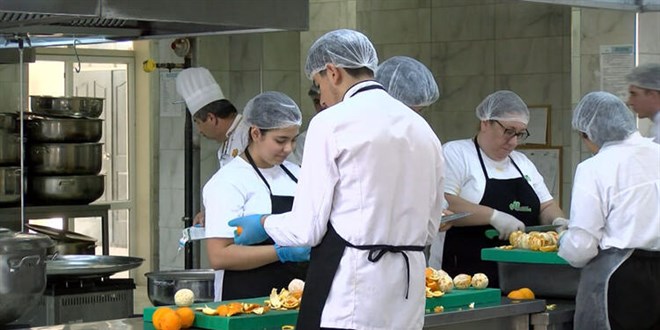 Yemek şirketleri ile yarışan lise: 9 ayda 25,5 milyon ciro yaptı