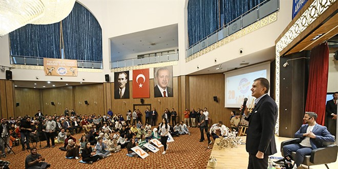 'Biz CHP yöneticileri gibi Amerika'nın sokaklarında hamburger aramıyoruz'