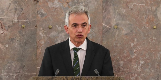 Eşine torpil yapan belediye başkanı referandumla görevden alındı