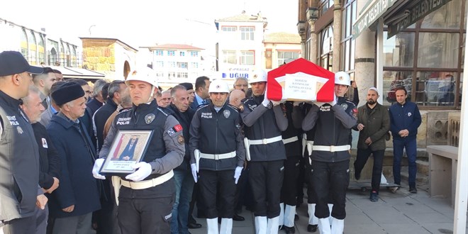 Armutlu Kaymakamı Kılıç son yolculuğuna uğurlandı