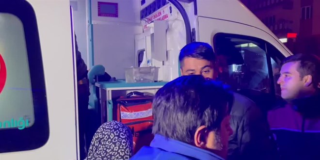 Erzurum'da psikolojik sorunları olan kişi evini ateşe verdi