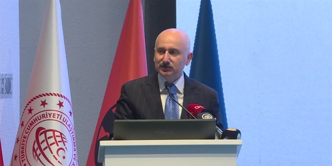'Karla mücadelede 11 bin 490 makine ve ekipmanla hizmet vereceğiz'