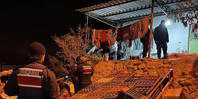 Manisa'da bir ki�i, kay�nvalidesi ve kay�nbiraderini t�fekle �ld�rd�