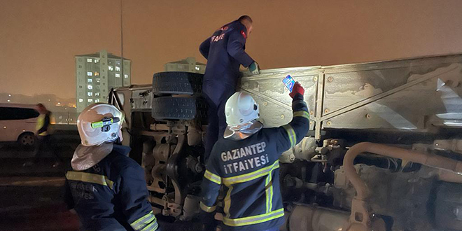 Gaziantep'te devrilen polis midibüsündeki 5 memur yaralandı