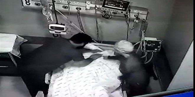Bakan Koca: Hastanın şiddet gördüğü hastanenin faaliyeti durduruldu