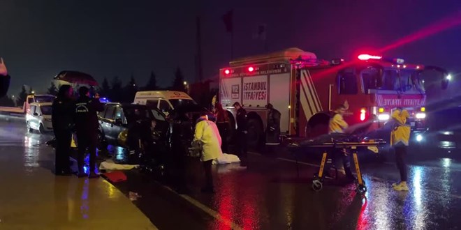Tuzla'da otomobille çarpışan motokurye hayatını kaybetti