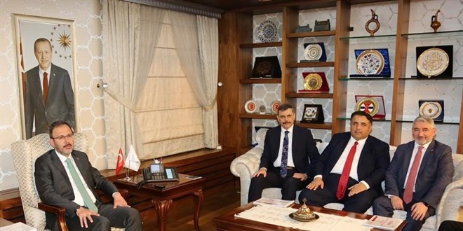 'Erdoğan'ın fotoğrafı kaldırıldı' iddialarına Valilikten açıklama
