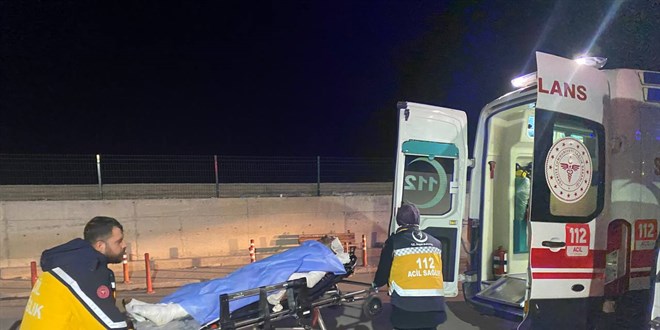 Adana'da bek�i, kilitlenip ate�e verildi�i ileri s�r�len kul�bede yaraland�