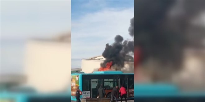 Otobüste çıkan yangına ilk müdahaleyi yapan polisler ödüllendirildi