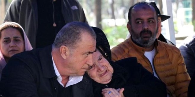 Teknik direktör Fatih Terim'in annesi Nuriye Terim yaşamını yitirdi