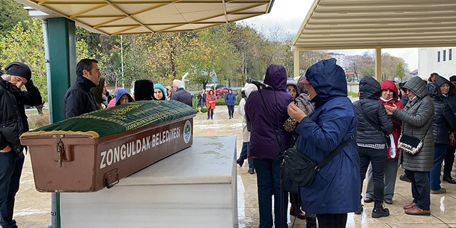 Emekli öğretmen, Öğretmenler Günü'nde kansere yenik düştü