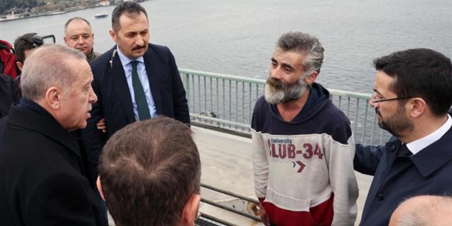 Erdoğan köprüde intihar etmek isteyen kişiyi ikna etti