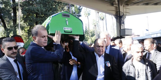 Fatih Terim'in annesi Nuriye Terim son yolculuğuna uğurlandı