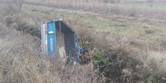 Malatya'da tarım aracı devrildi: 3 yaralı