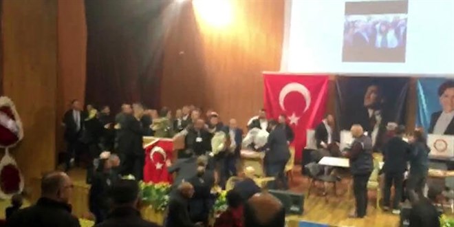 İYİ Parti kongresinde kavga: 1 yaralı