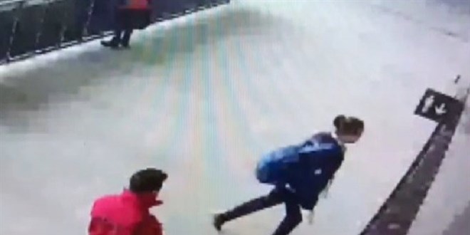 Göztepe-Altay maçında fişekleri stada böyle soktular