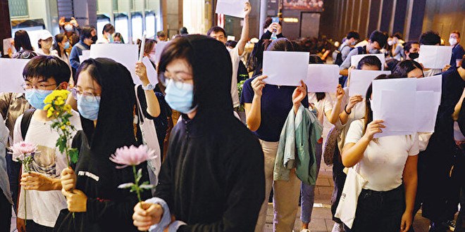 Beyaz kağıtla kovid protestosu: Çin'deki sıkı tedbirler halkı bunalttı
