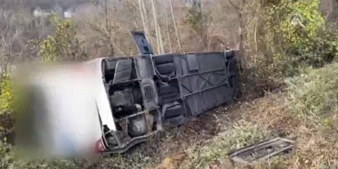 Bartın'da yolcu otobüsü devrildi: İlk belirlemelere göre 39 kişi yaralandı