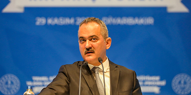 'Sınava giren öğretmenlerin yüzde 97'si başöğretmen ve uzman öğretmen oldu'