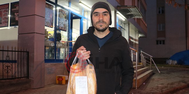 Ağırlıklarından şüphelendi, tarttığında gerçek ortaya çıktı