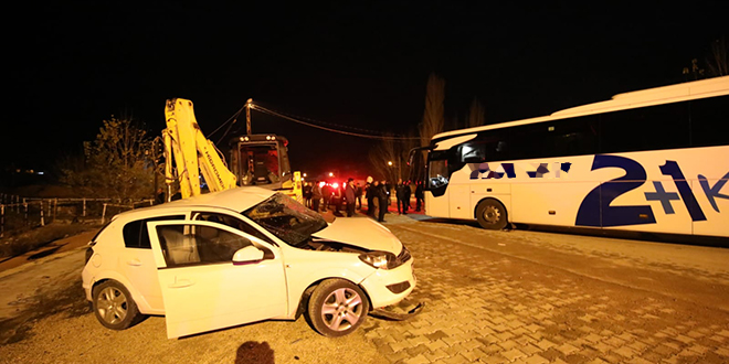Malatya'da feci kaza: Komiser yardmcs ld, olu yaraland