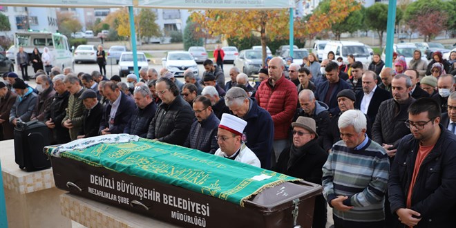 Kovid-19 tedavisi gören doktor yaşam mücadelesini kaybetti