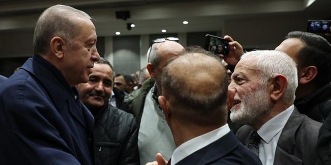 Erdoğan, İstanbul'da minibüs odaları başkanları ve şoförleriyle buluştu