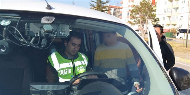 Çocuk sürücü polise yakalandı