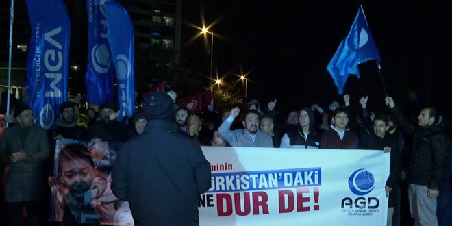 stanbul'da in'in Dou Trkistan politikalar protesto edildi