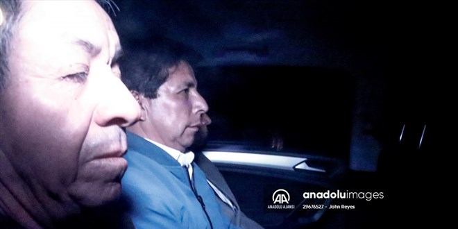 Peru'da Kongre'yi feshettiğini duyuran Cumhurbaşkanı Castillo gözaltına alındı