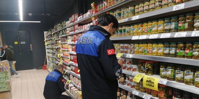 Marketlerde fahiş fiyat denetimleri sürüyor