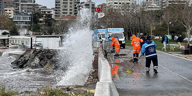 İstanbul'da beklenen lodos etkili olmaya başladı
