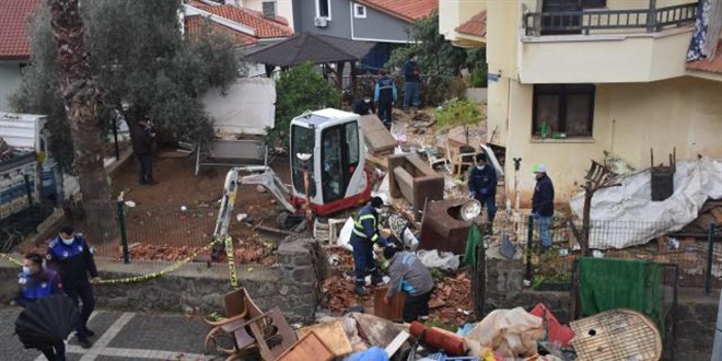 Marmaris'te bir evde çok sayıda kedi köpek ölüsü bulundu