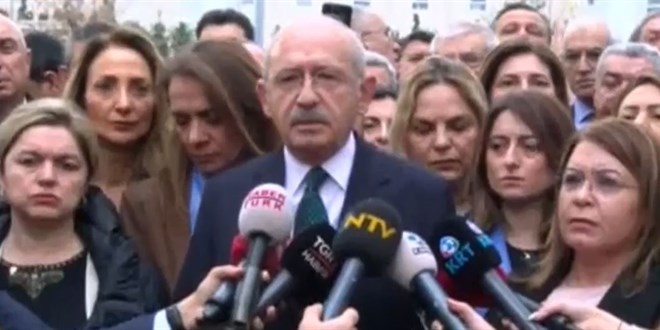 Kılıçdaroğlu milletvekilleriyle birlikte Adalet Bakanlığı'nın önünde
