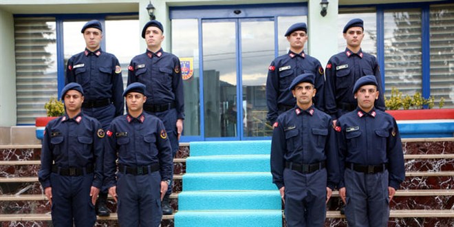 4 ikiz kardeş, aynı yerde asker
