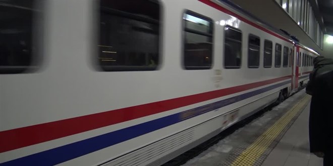 'Turistik Doğu Ekspresi' Kars'ta coşkuyla karşılandı