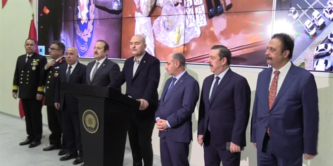 Soylu Mersin'de 'Kökünü Kurutma Operasyonu'na ilişkin konuştu