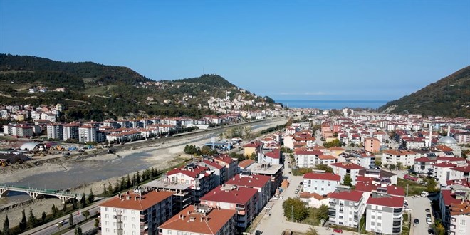 Bakan Kurum'dan sel felaketinin yaand Ayanck'taki almalara ilikin aklama