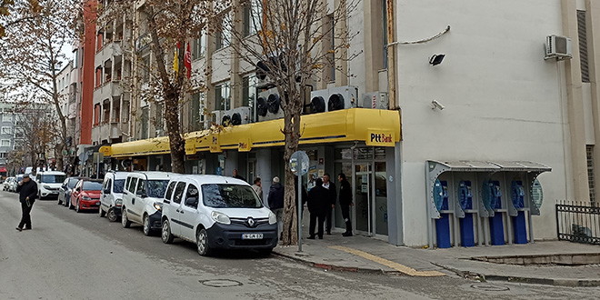 Güvenlik görevlisi 'İşe geç geldin' tartışmasında PTT şubesi şefini öldürdü